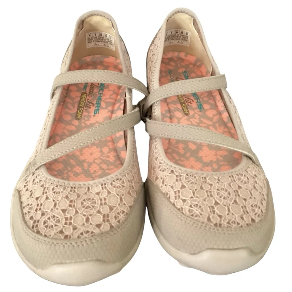 Skechers Be-light Slip On Lace Detail Flat Shoe Size 8 - Picture 4 of 10